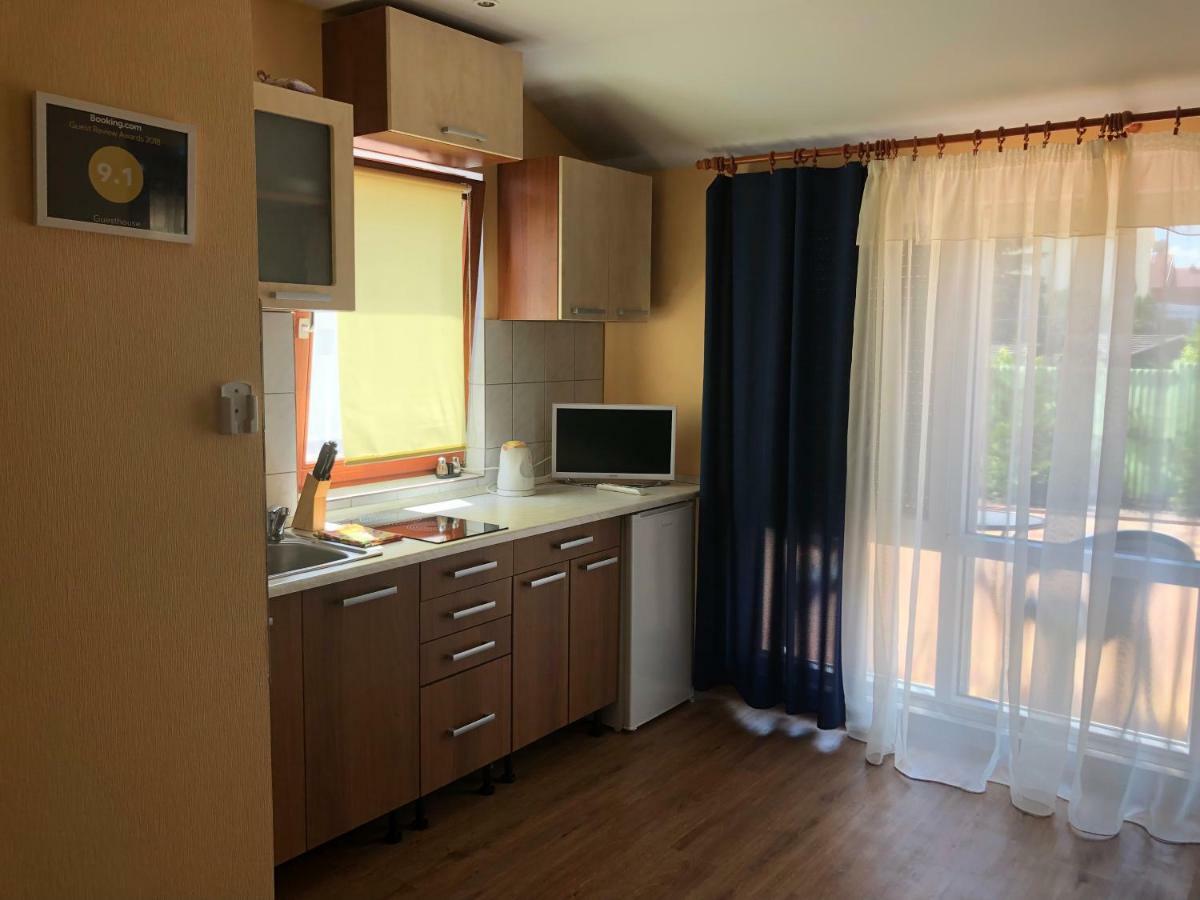 Guesthouse Heviz Bagian luar foto